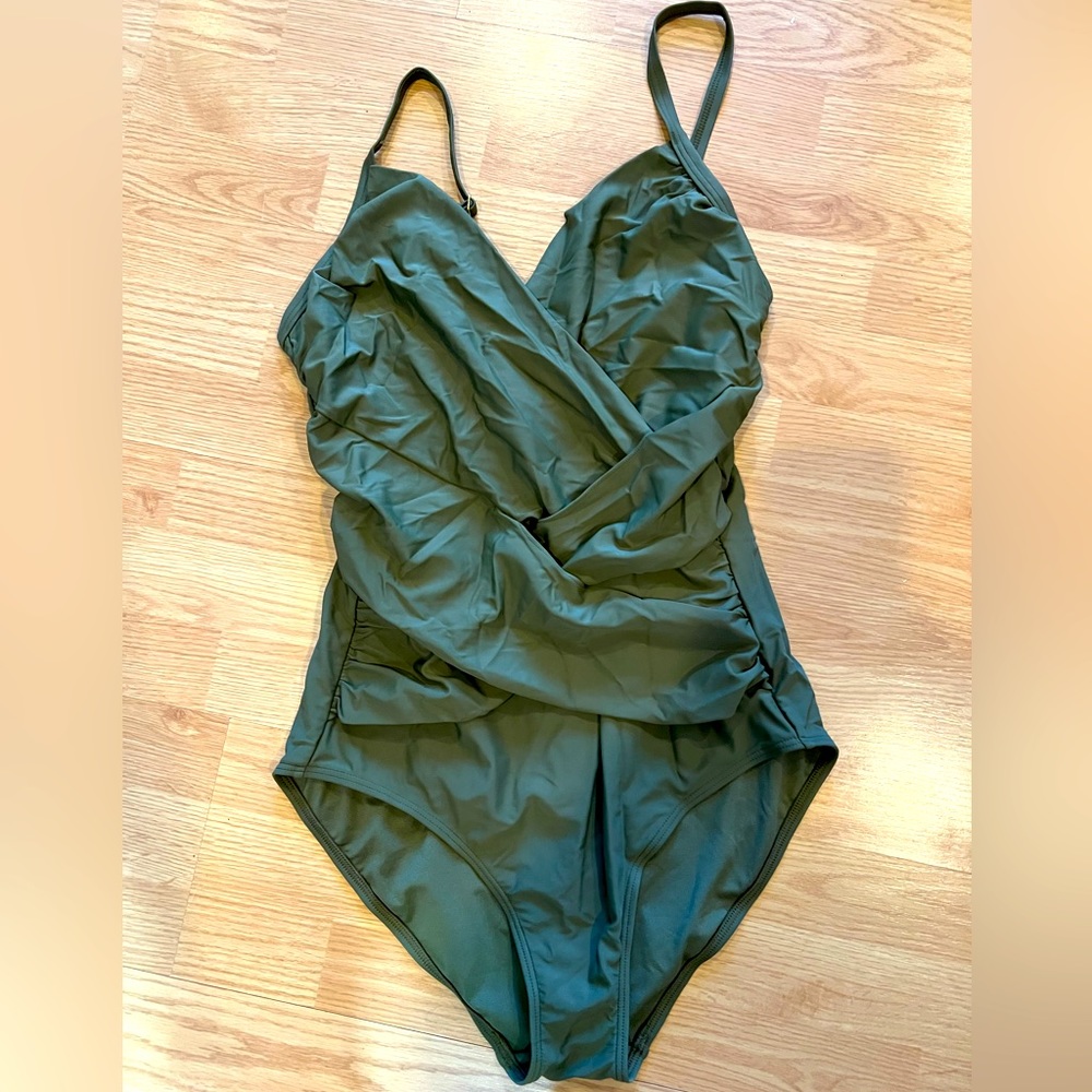 Aquarose Green One-Piece Swimsuit Sz XL